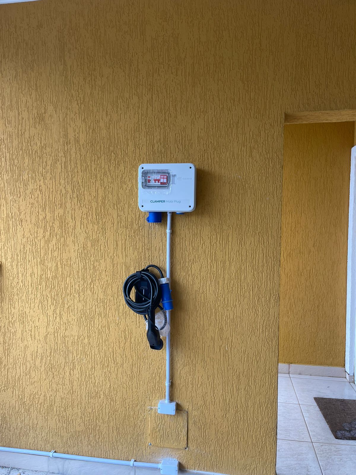 Carregador residencial instalado com padrão técnico C2B