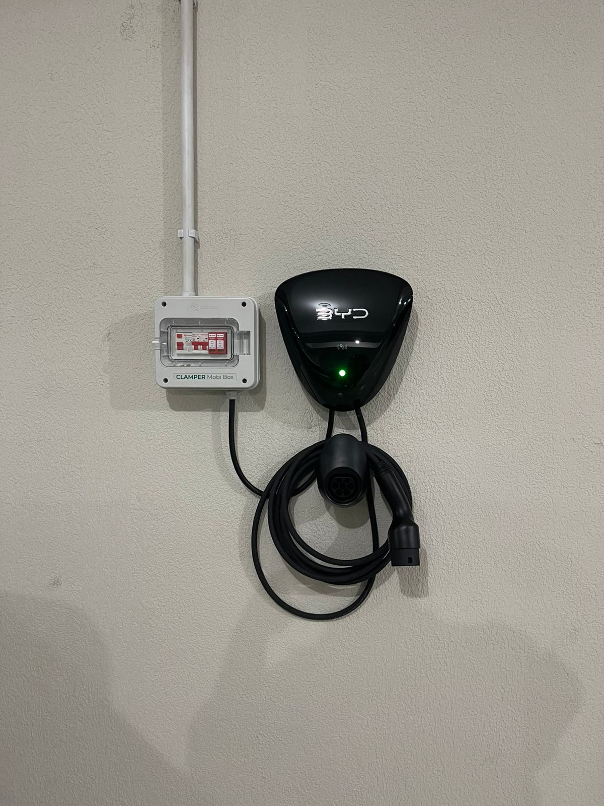 Instalação C2B de carregador elétrico com Clamper MobiBox